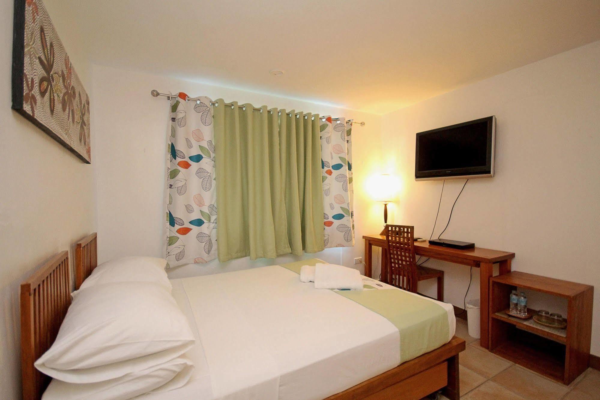 Balabag  Bluewaves Beach House מראה חיצוני תמונה